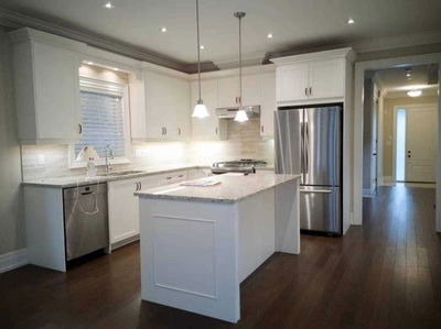 1033 Shaw Dr, Mississauga - Lakeview image-0-1