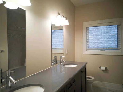 1033 Shaw Dr, Mississauga - Lakeview image-0-4