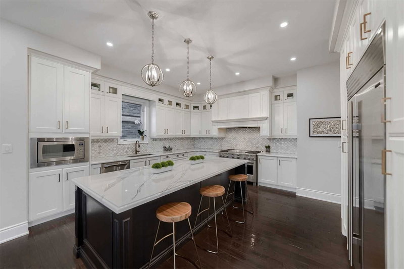 29 Chiming Rd, Brampton, L6P4E1 | Image 3