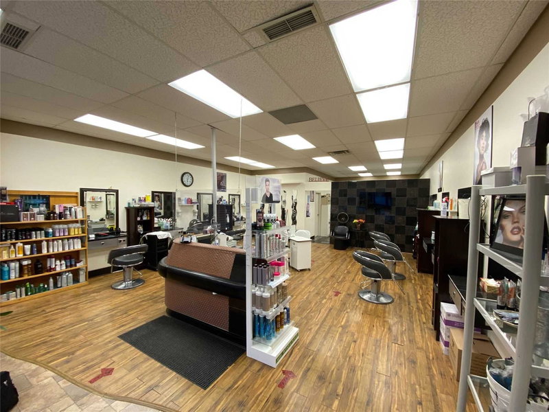 6 - 665 Plains Rd E, Burlington, L7T 2E8 | Image 2