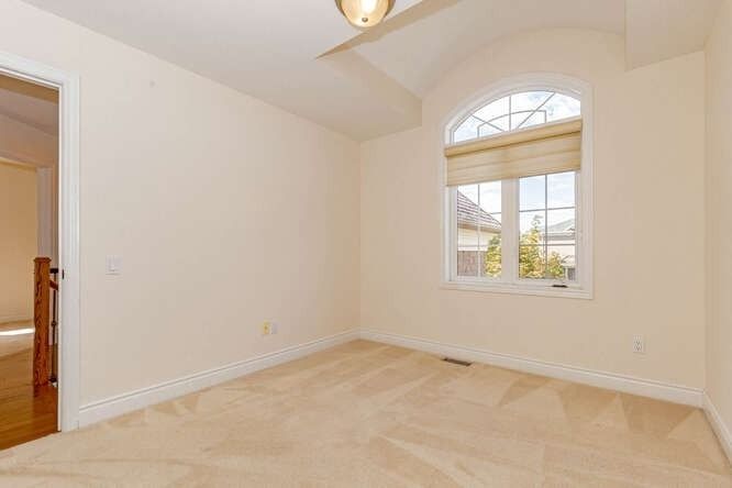 3368 Hayhurst Cres, Oakville, L6L6W9 | Image 2