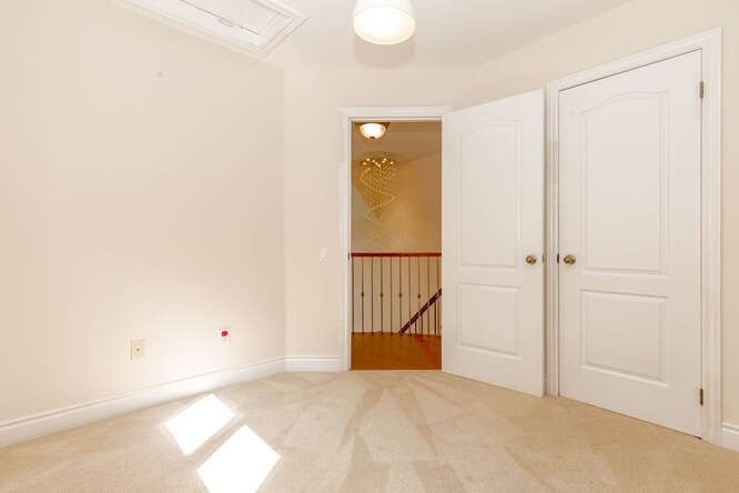 3368 Hayhurst Cres, Oakville, L6L6W9 | Image 3