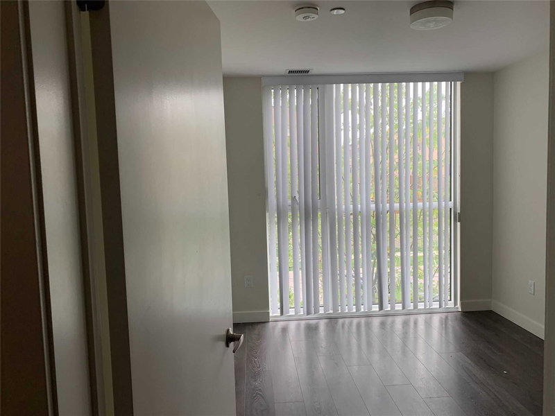 207 - 150 Sabina Dr, Oakville, L6H7C3 | Image 3