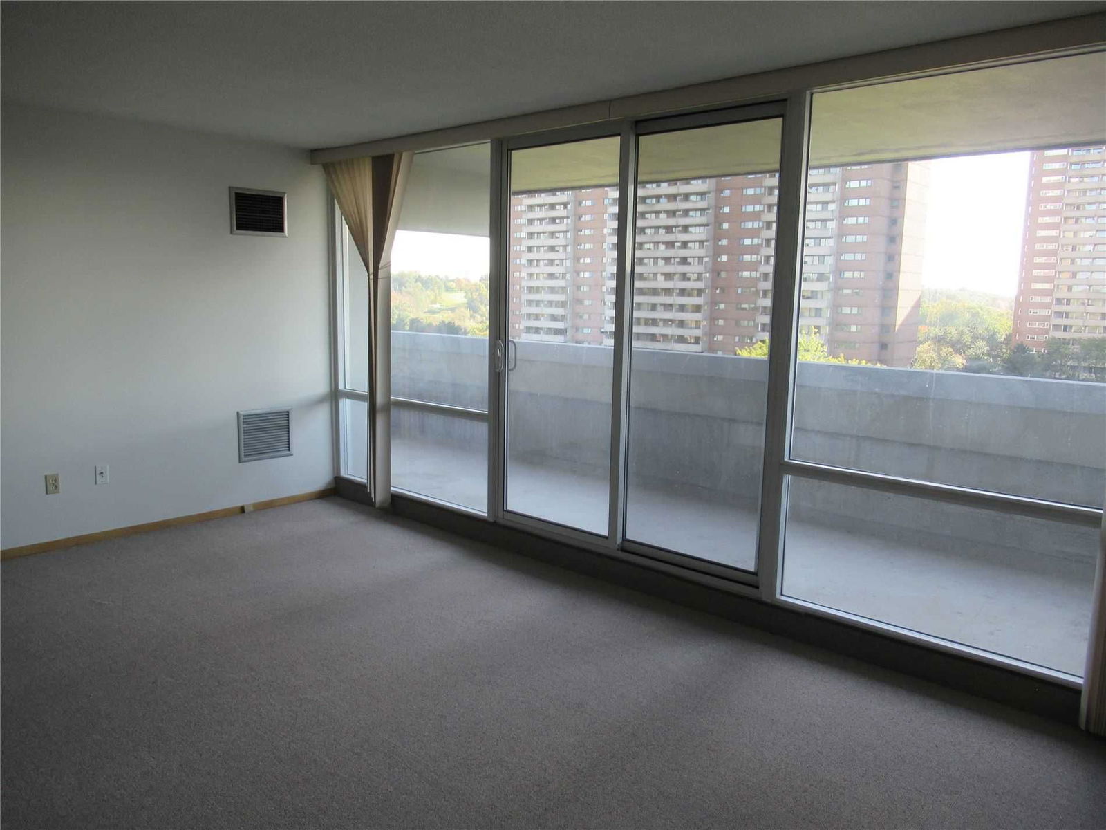 Condo leased at 907-270 Scarlett Road, Toronto, Rockcliffe-Smythe, M6N4X7 - MLS: W5401816