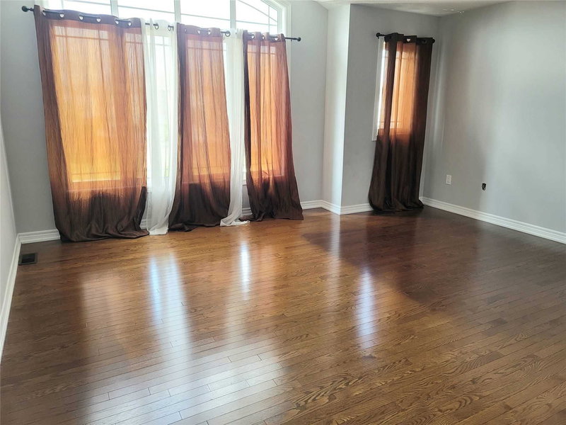 71 Skyvalley Dr, Brampton, L6P3B7 | Image 3