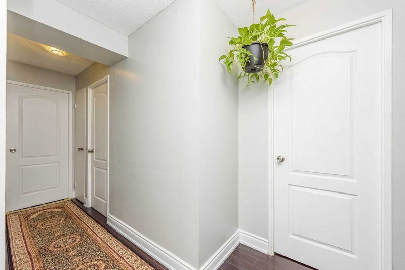 1007 - 1300 Mississauga Valley Blvd, Mississauga, L5A3S8 | Image 2