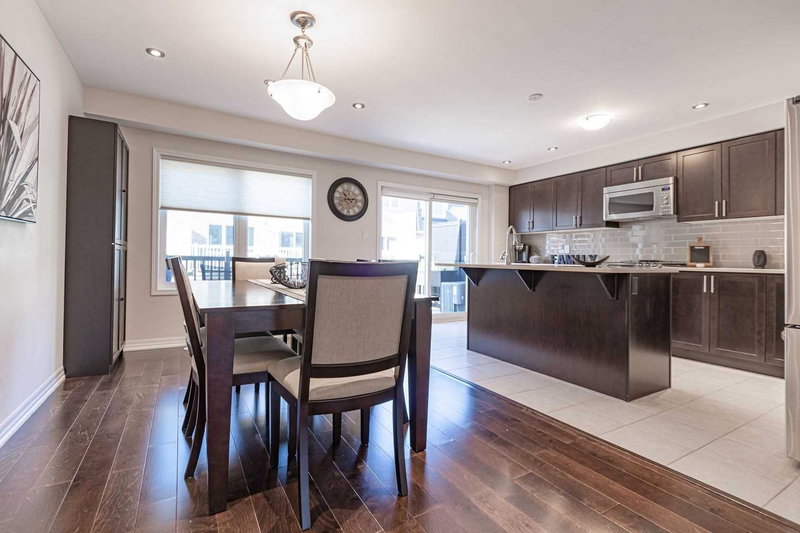 409 Switchgrass St, Oakville, L6M4M2 | Image 2