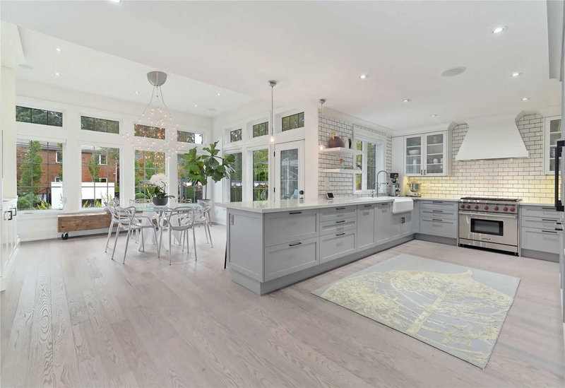 9 Bernice Ave, Toronto, M8Y1Z5 | Image 2