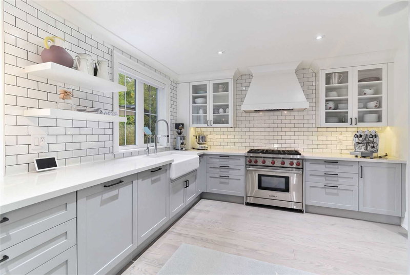 9 Bernice Ave, Toronto, M8Y1Z5 | Image 3