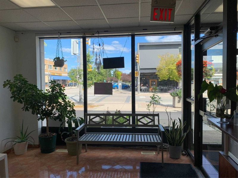 328 Kerr St, Oakville, L6K3B5 | Image 2