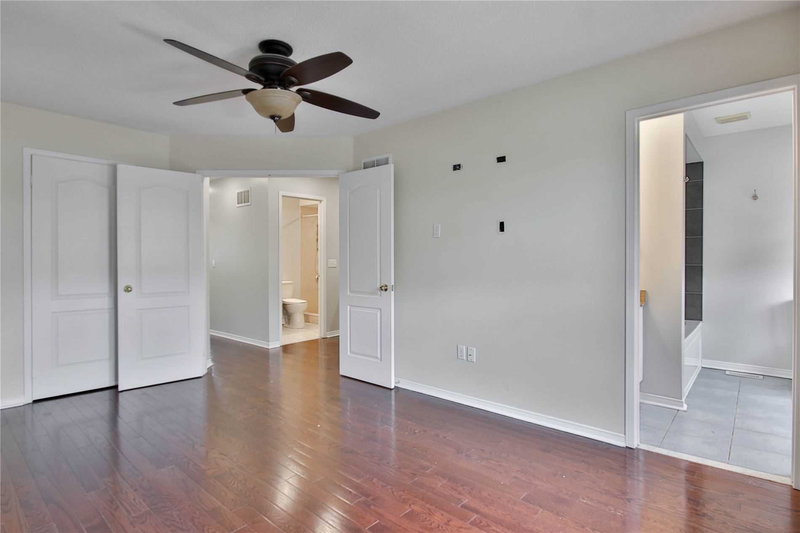 3376 Angel Pass Dr, Mississauga, L5M7K5 | Image 3