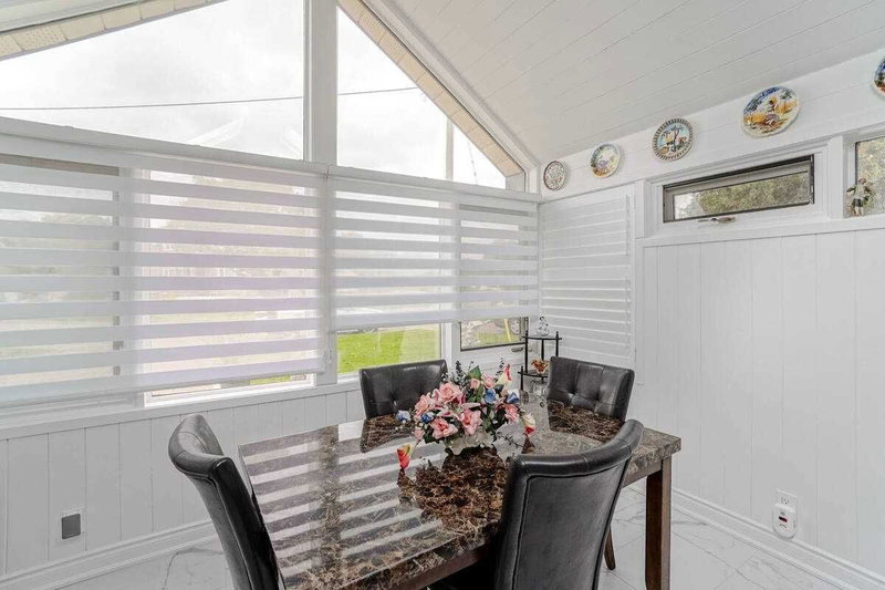 30 Lawrence Cres, Brampton, L6W2P3 | Image 3