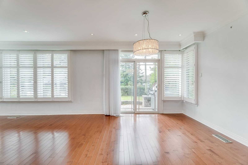 2181 Courtland Dr, Burlington, L7R1S2 | Image 3