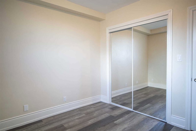 1 - 322 Lakeshore Rd W, Mississauga, L5H1G8 | Image 2