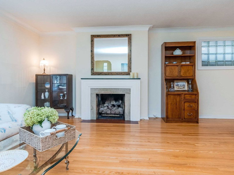 9 Beaverbrook Ave, Toronto, M9B2M8 | Image 3