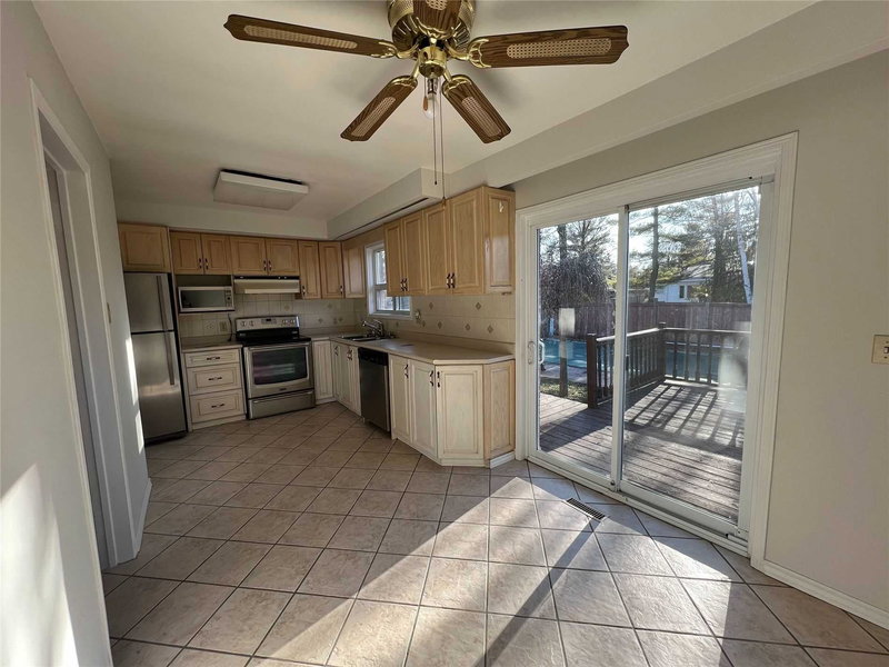 2220 Springfield Crt, Mississauga, L5K1V2 | Image 3