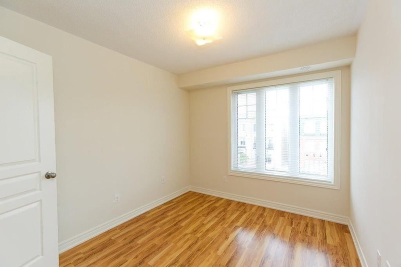 137 Inspire Blvd, Brampton, L6R3W4 | Image 2