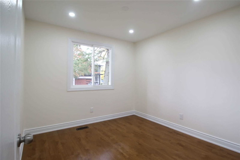 3118 Victoria St, Oakville, L6L1K2 | Image 3