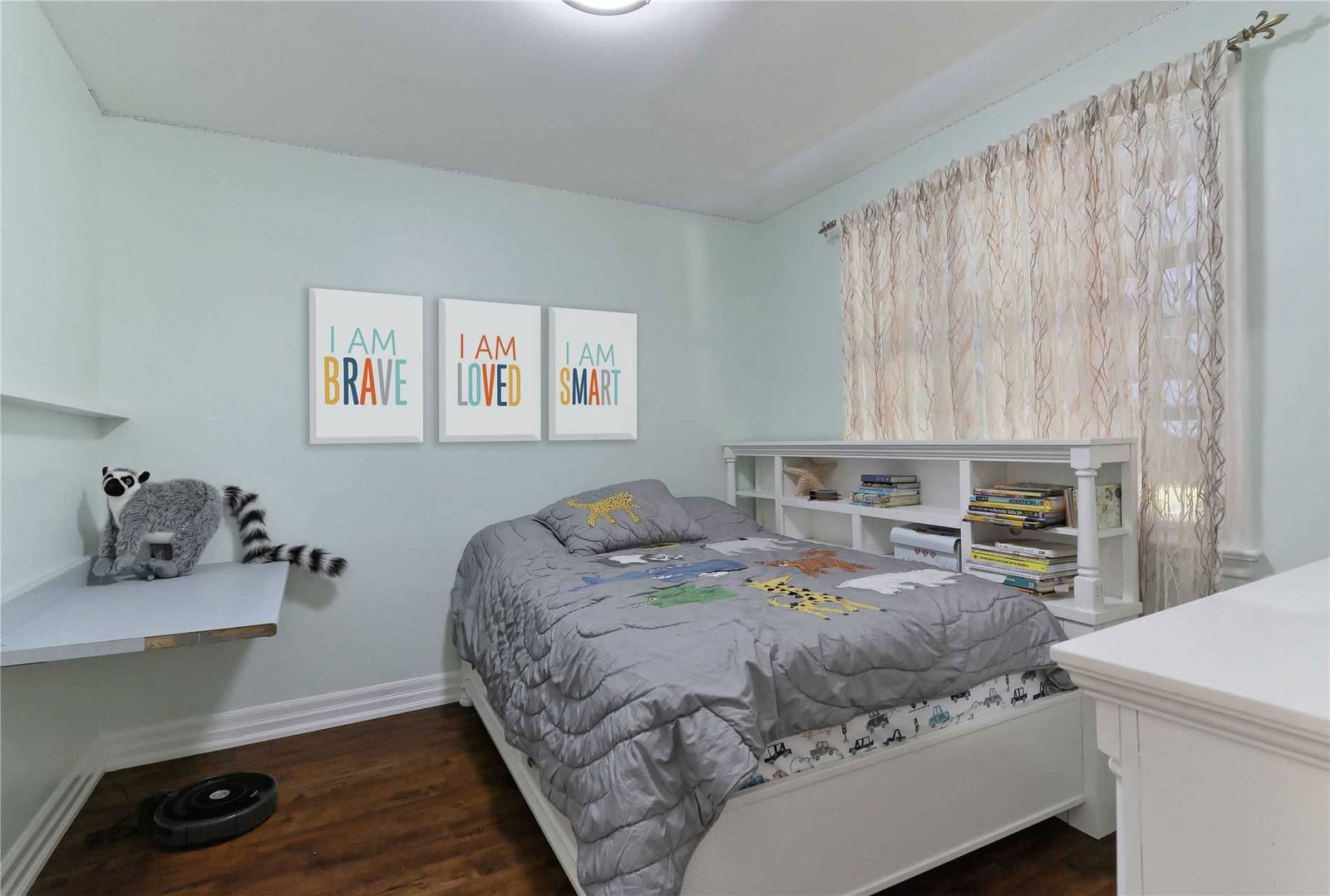 Listing Image 7