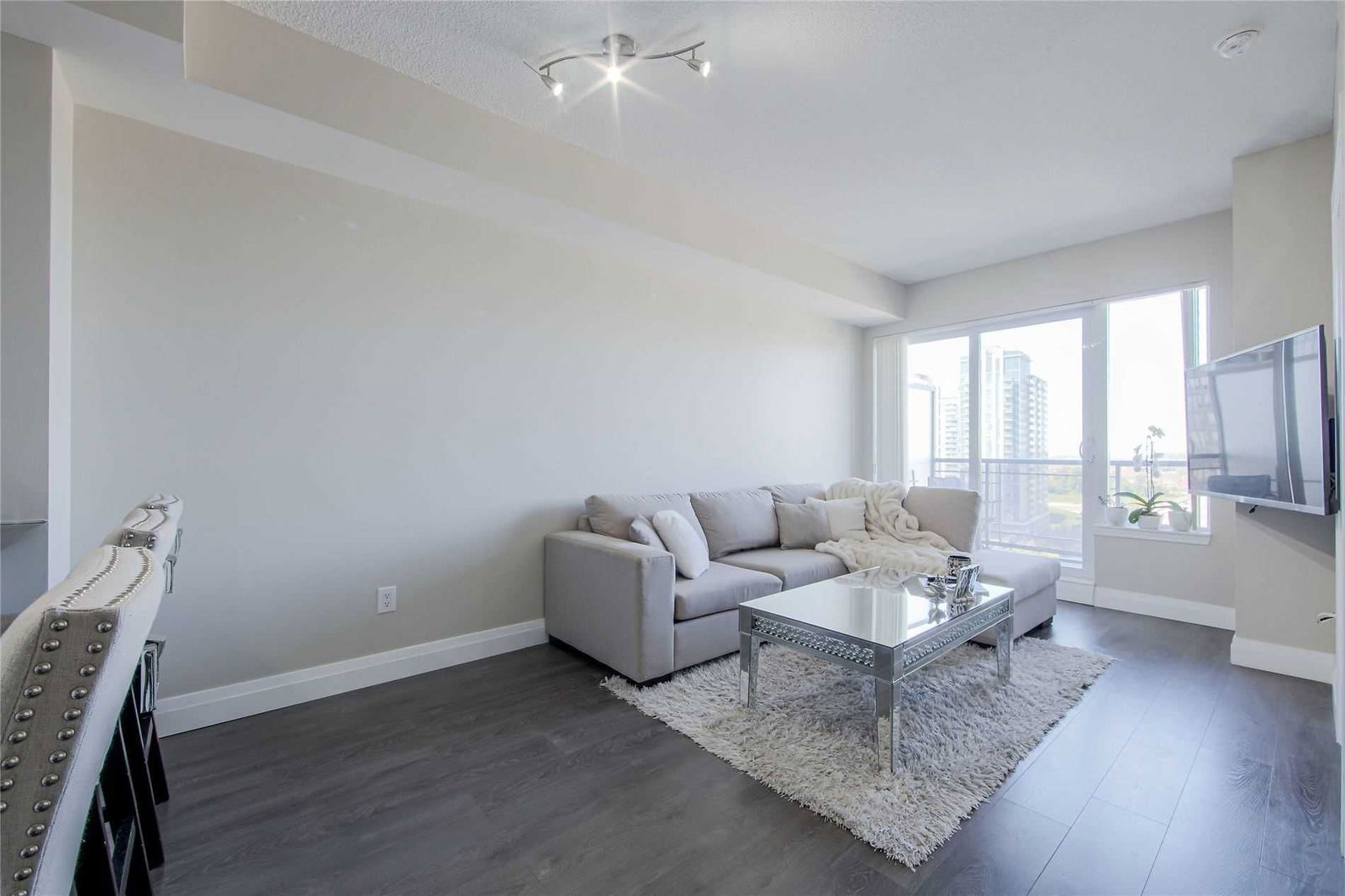 Condo leased at 1201-385 Prince Of Wales Drive, Mississauga, City Centre, L5B0C6 - MLS: W5428435