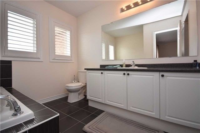 10 Munch Pl, Milton, L9T8K6 | Image 3