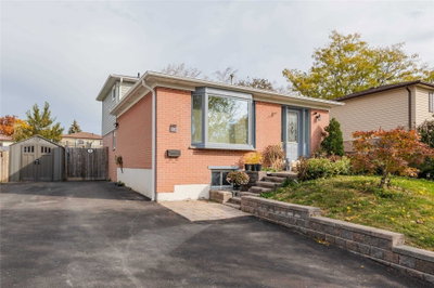 Detached House sold at 8 Sutherland Avenue, Brampton, Ontario, L6V2H4 - Madoc - MLS: W5429728