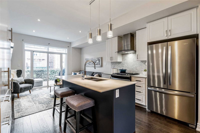 61 Edward Horton Cres, Toronto, M8Z0E7 | Image 2