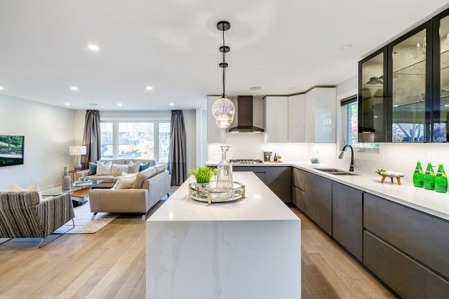 2220 Elmhurst Ave, Oakville, L6J 5G7 | Image 2