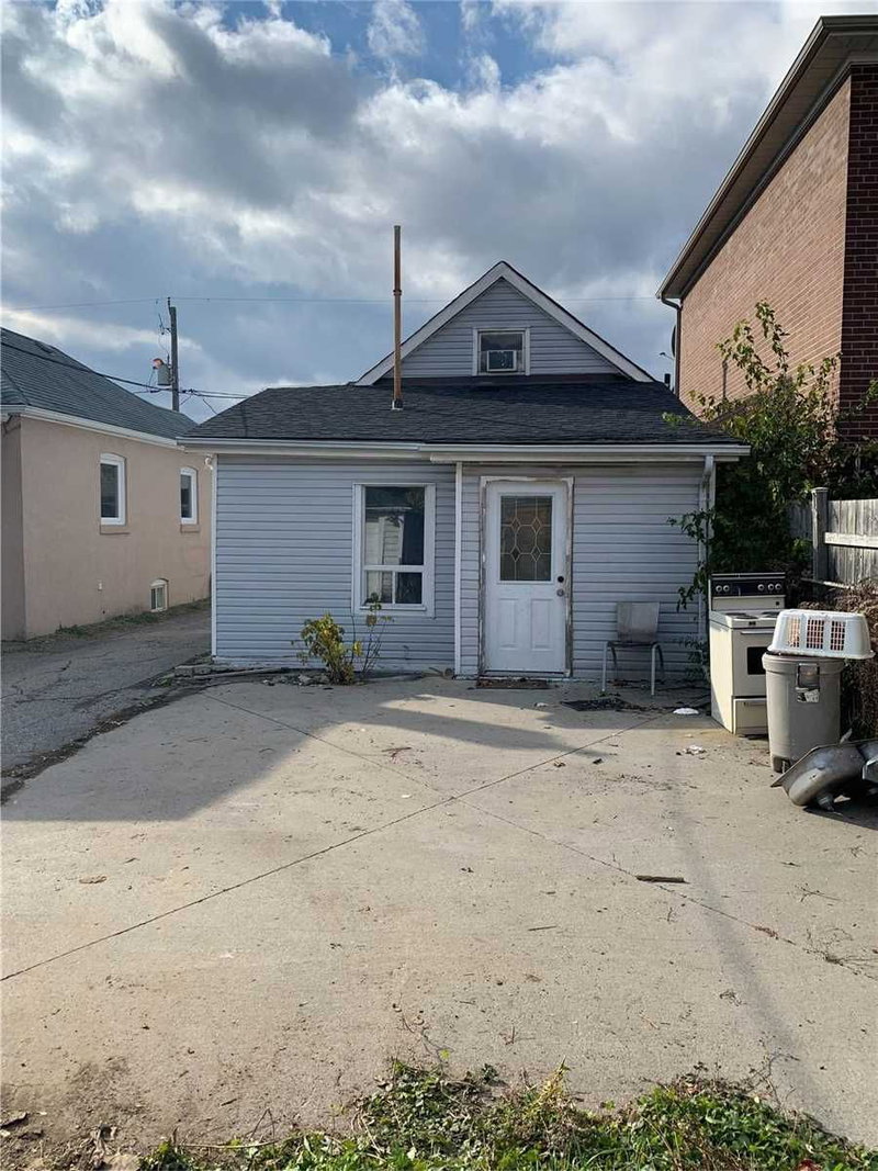 47 Greendale Ave, Toronto, M6N4P4 | Image 2