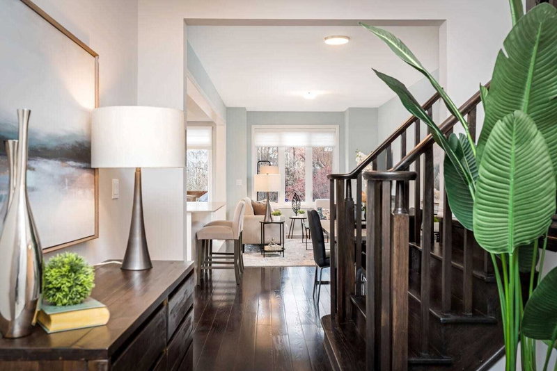 755 Elsley Crt, Milton, L9T 9J6 | Image 2