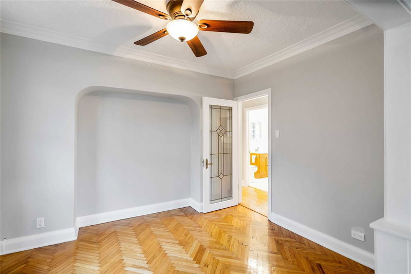 15 Benson Ave, Mississauga, L5H2P3 | Image 2