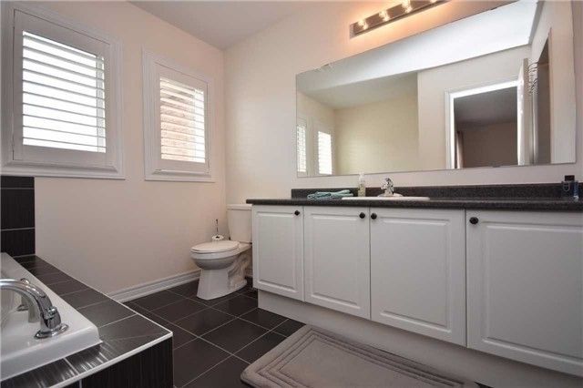 10 Munch Pl, Milton, L9T8K6 | Image 3