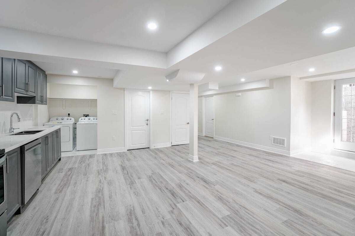 Lower Level leased at Bsmt-3252 Escada Drive, Mississauga, Churchill Meadows, L5M7V5 - MLS: W5437942