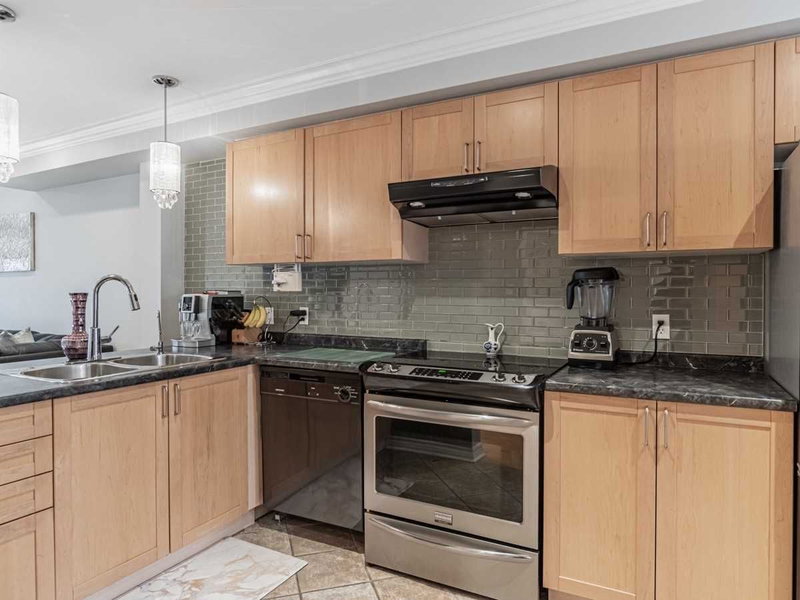Upper - 45 Rutland St, Toronto, M6N5G1 | Image 2