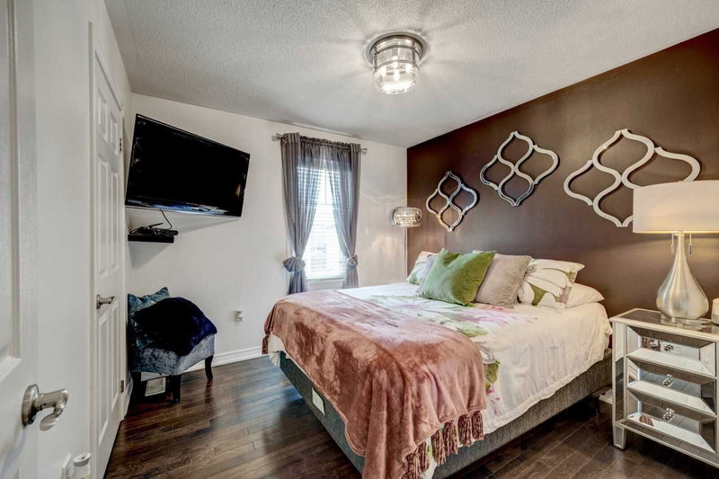 2 Nectarlane Ave, Caledon, L7C3M8 | Image 2