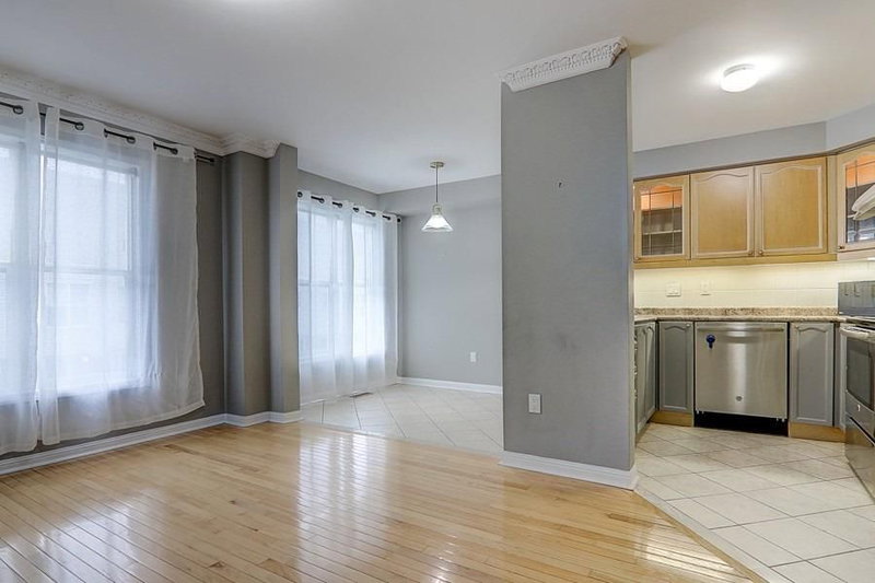 165 - 5980 Whitehorn Ave, Mississauga, L5V2Y3 | Image 2