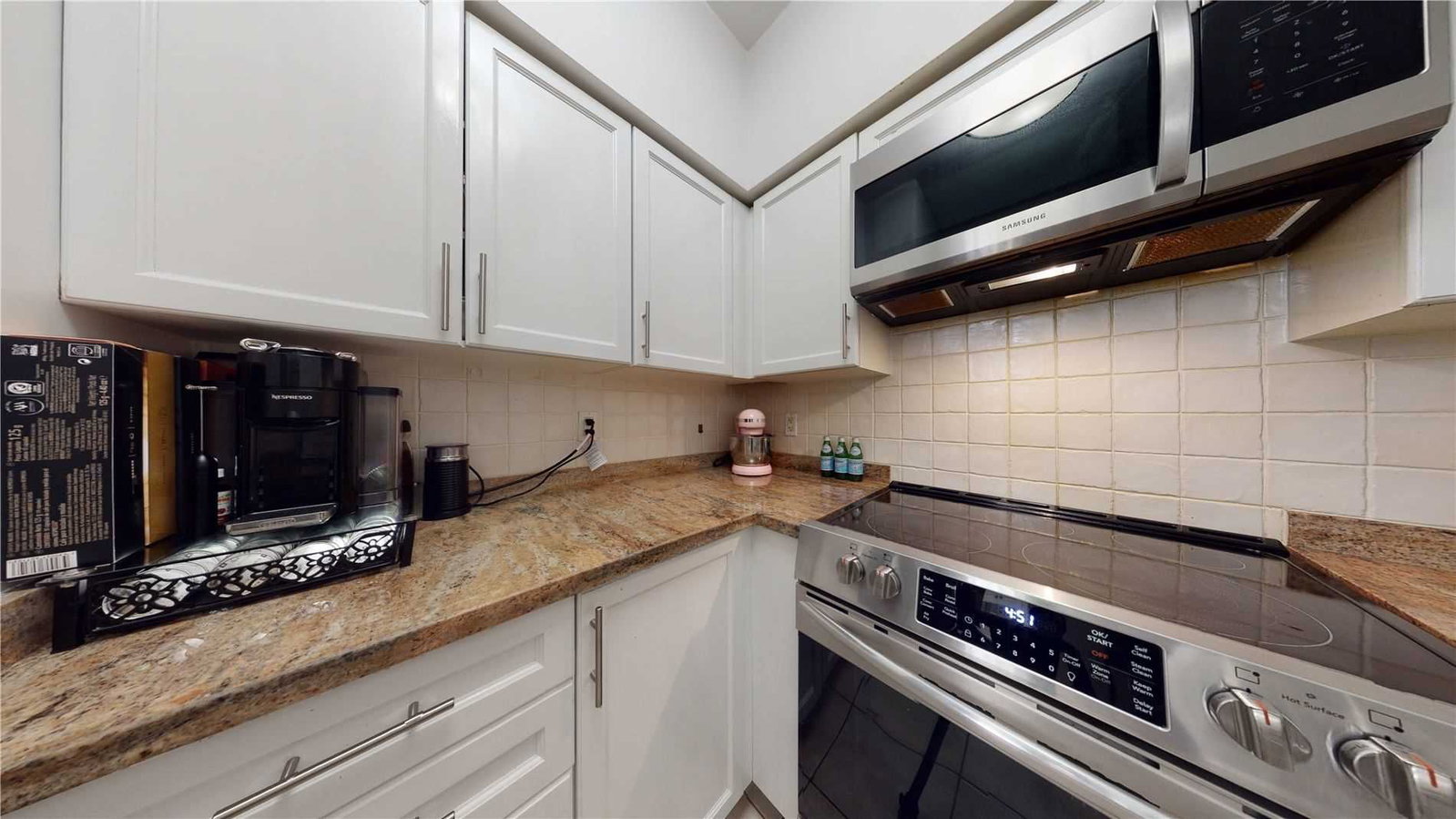 Condo sold at 213-2772 Keele Street, Toronto, Ontario, M3M2G2 - Downsview-Roding-CFB - MLS: W5443653