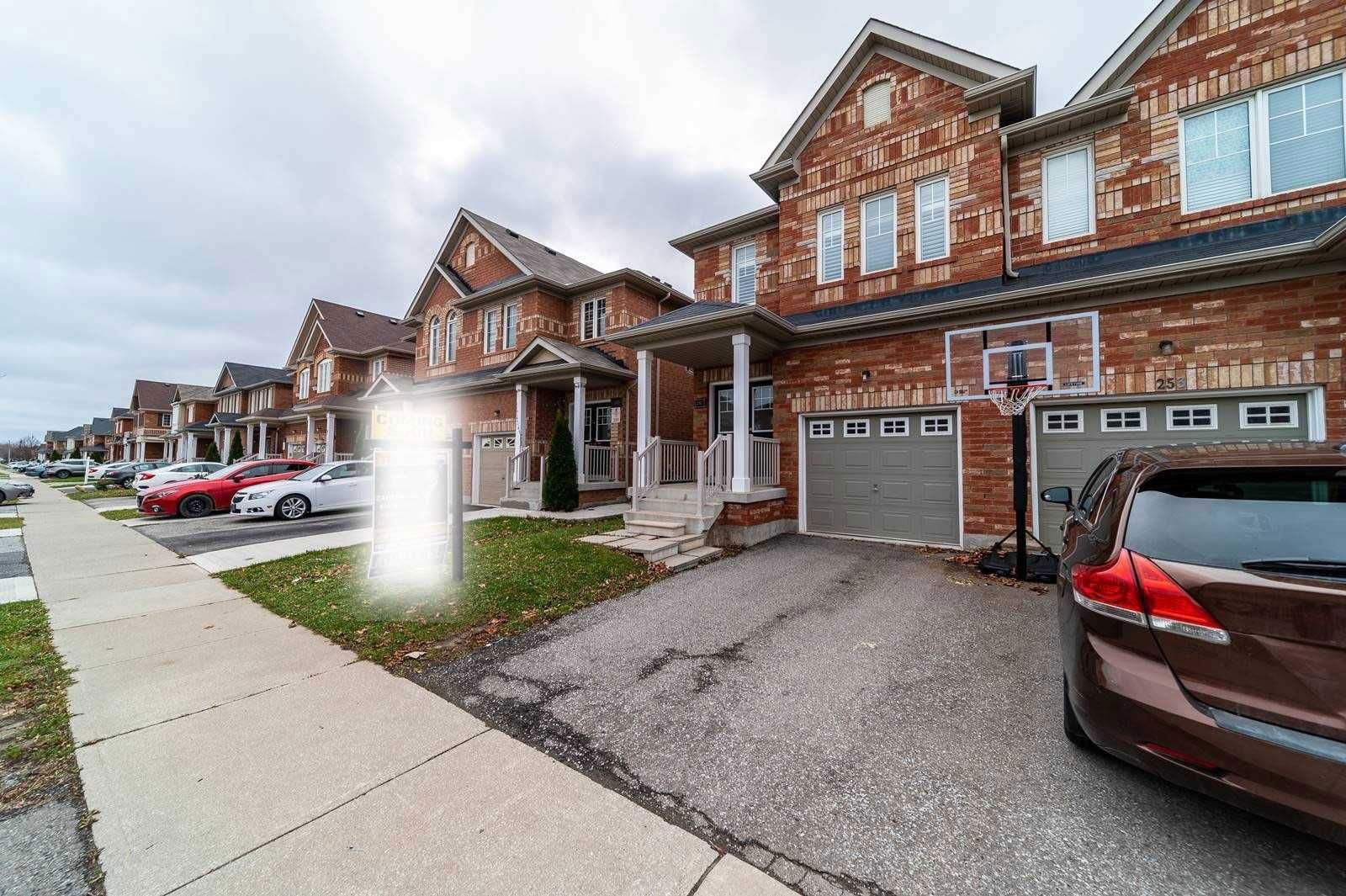 Semi-Detached House leased at 251 Checkerberry Crescent, Brampton, Sandringham-Wellington, L6R 3P6 - MLS: W5444887