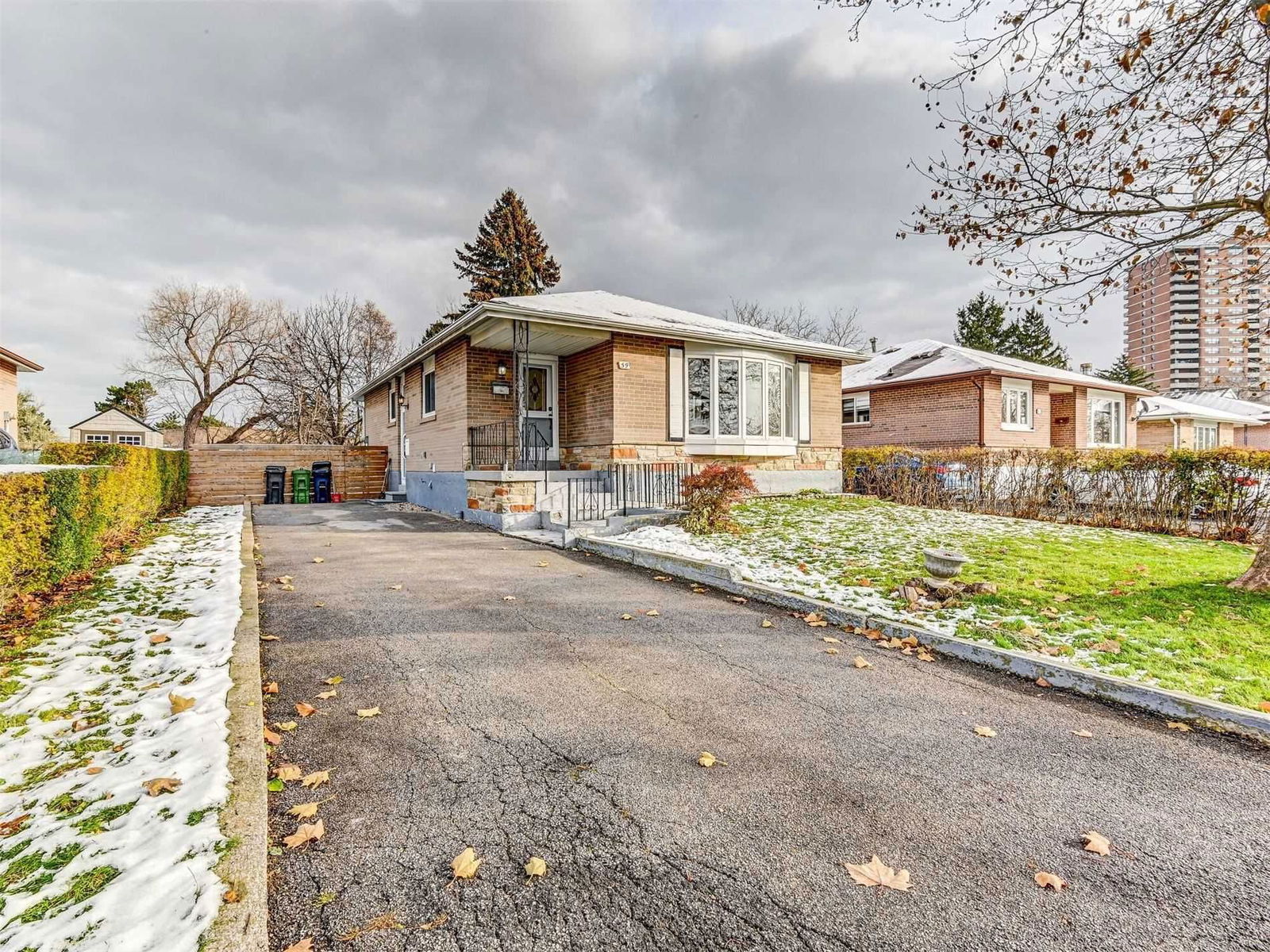 Detached House sold at 59 Strathavon Drive, Toronto, Mount Olive-Silverstone-Jamestown, M9V2H4 - MLS: W5447121