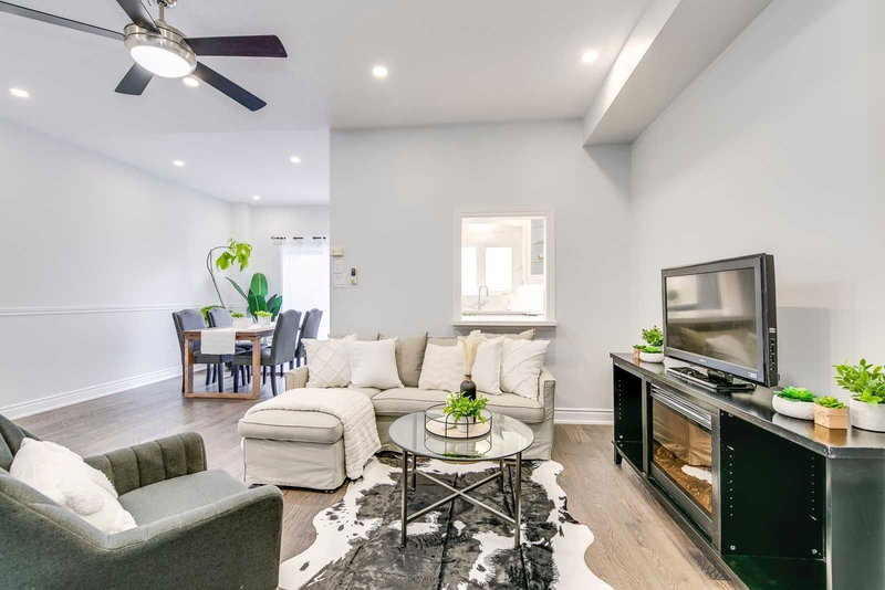 90 Niagara Tr, Halton Hills, L7G0A8 | Image 2