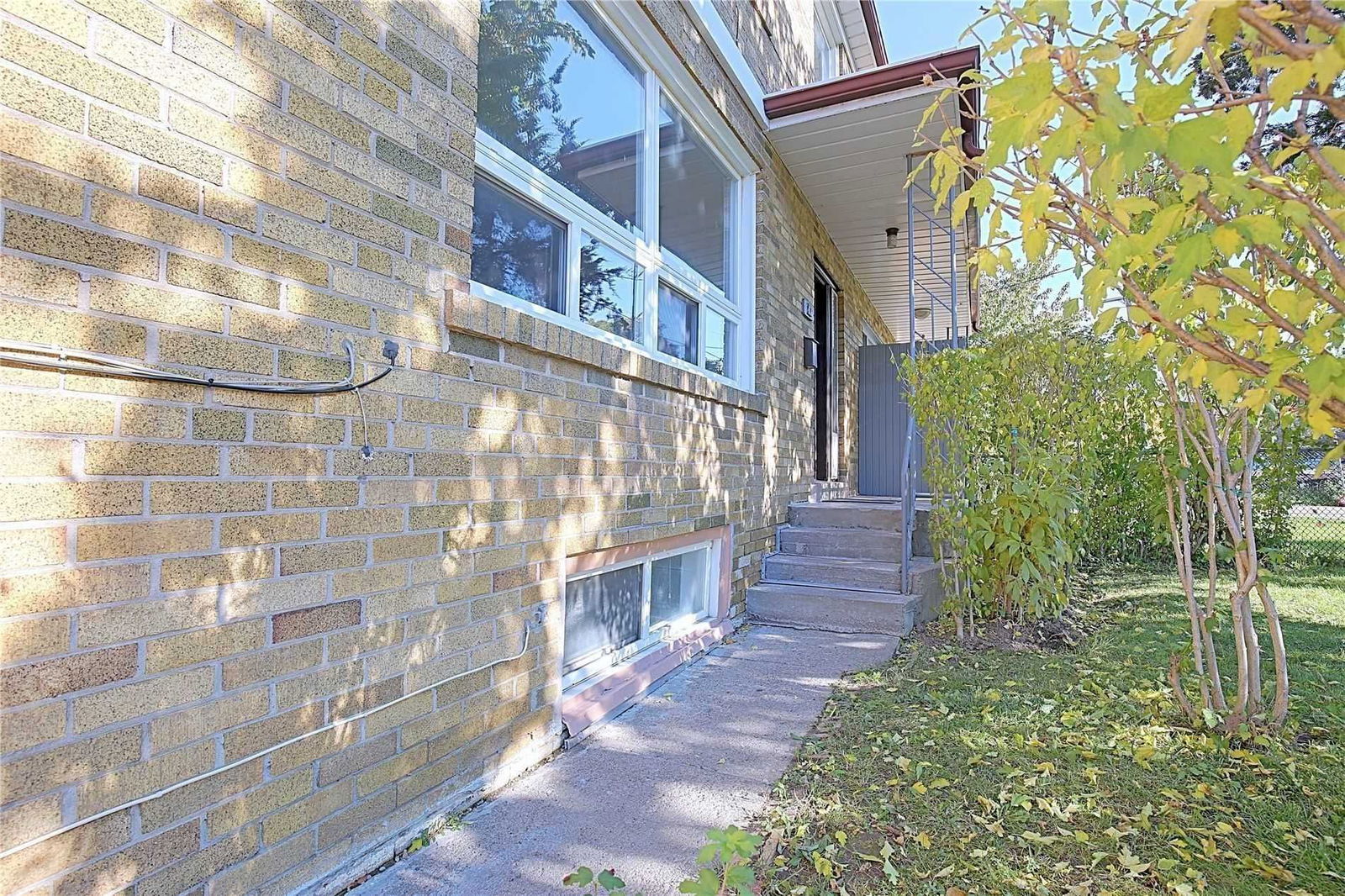 Semi-Detached House sold at 12 Denbigh Crescent, Toronto, Downsview-Roding-CFB, M3M2T2 - MLS: W5447526