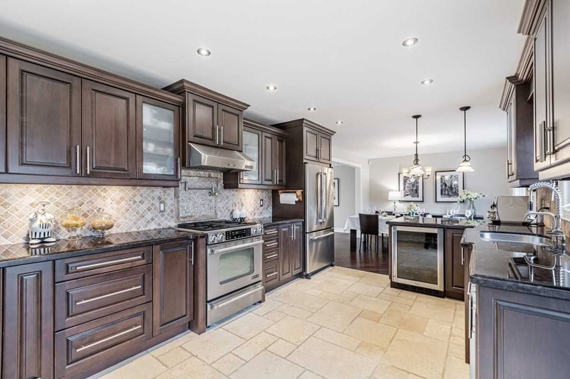 2579 Kenna Crt, Mississauga, L5K2K4 | Image 2