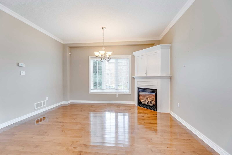 5218 Garland Cres, Burlington, L7L7L1 | Image 3