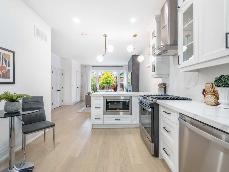 36 Humberside Ave, Toronto, M6P1J7 | Image 2