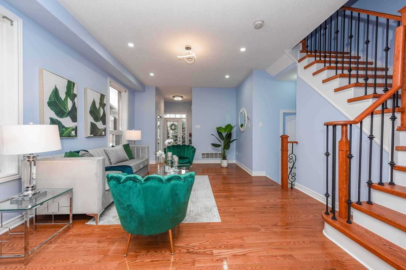 114 Rocky Point Cres, Brampton, L6V 4R8 | Image 3