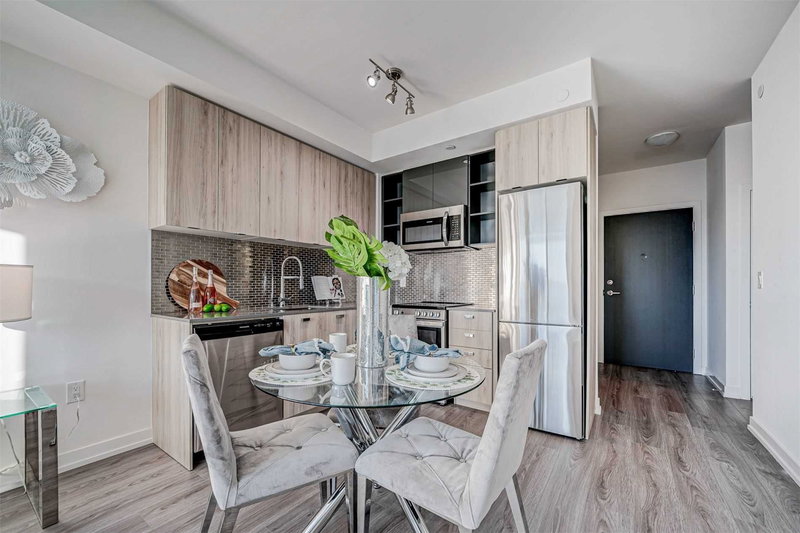 815 - 10 De Boers Dr, Toronto, M3J 0H1 | Image 2