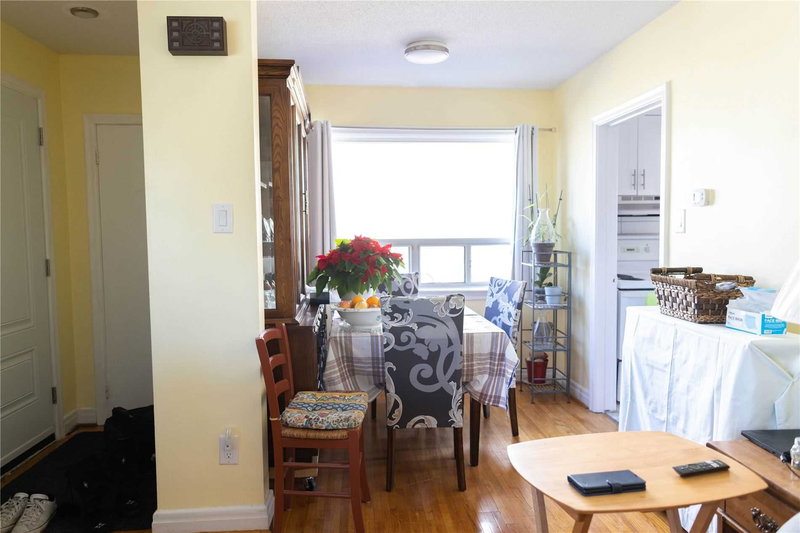 61 Calvington Dr, Toronto, M3M2L9 | Image 3