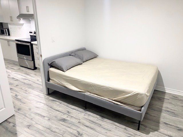 6421 Donway Dr, Mississauga, L5V1J4 | Image 2