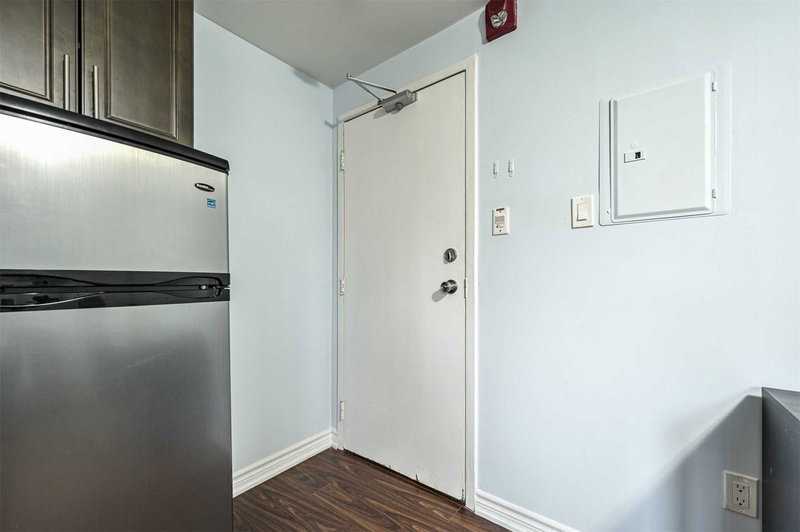 104 - 70 Melbourne Ave, Toronto, M6K1K7 | Image 2
