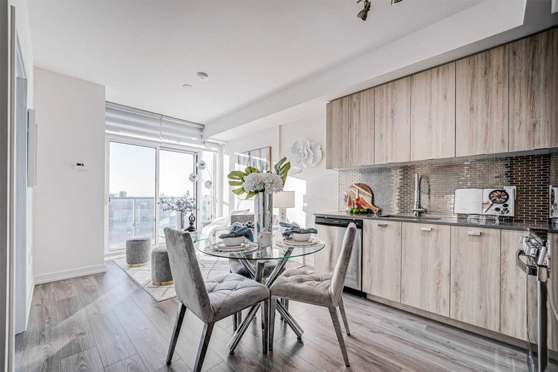 815 - 10 De Boers Dr, Toronto, M3J 0H1 | Image 3